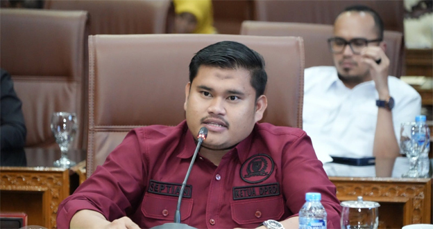 KETUA DEWAN
