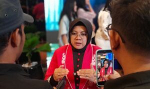 bupati-siak-afni-dukung-peran-media