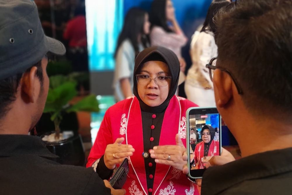 bupati-siak-afni-dukung-peran-media