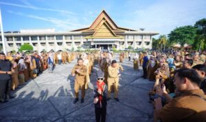 gubernur-riau-dan-jajaran-asn-ikut