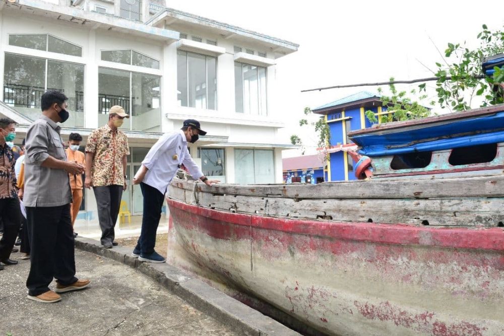 gubernur-riau-setuju-sanksi-sita-ka