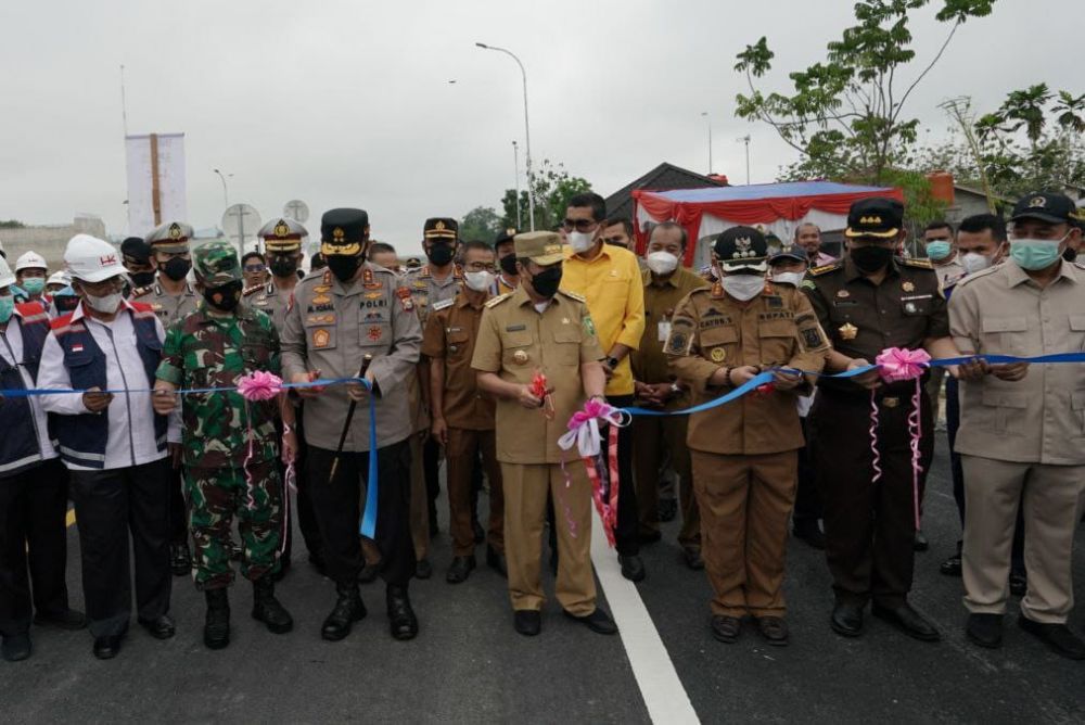 gubri-resmikan-penggunaan-jalan-tol