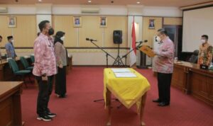 sekdaprov-riau-lantik-pejabat-admin