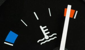 temperatur-mobil-naik-tibatiba-perhatikan-6-penyebabnya-xlt