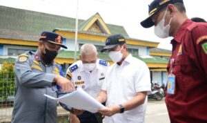tinjau-ruas-jalan-di-siak-gubri-p